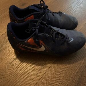 Nike Kids' Navy and Coral Soccer Cleats